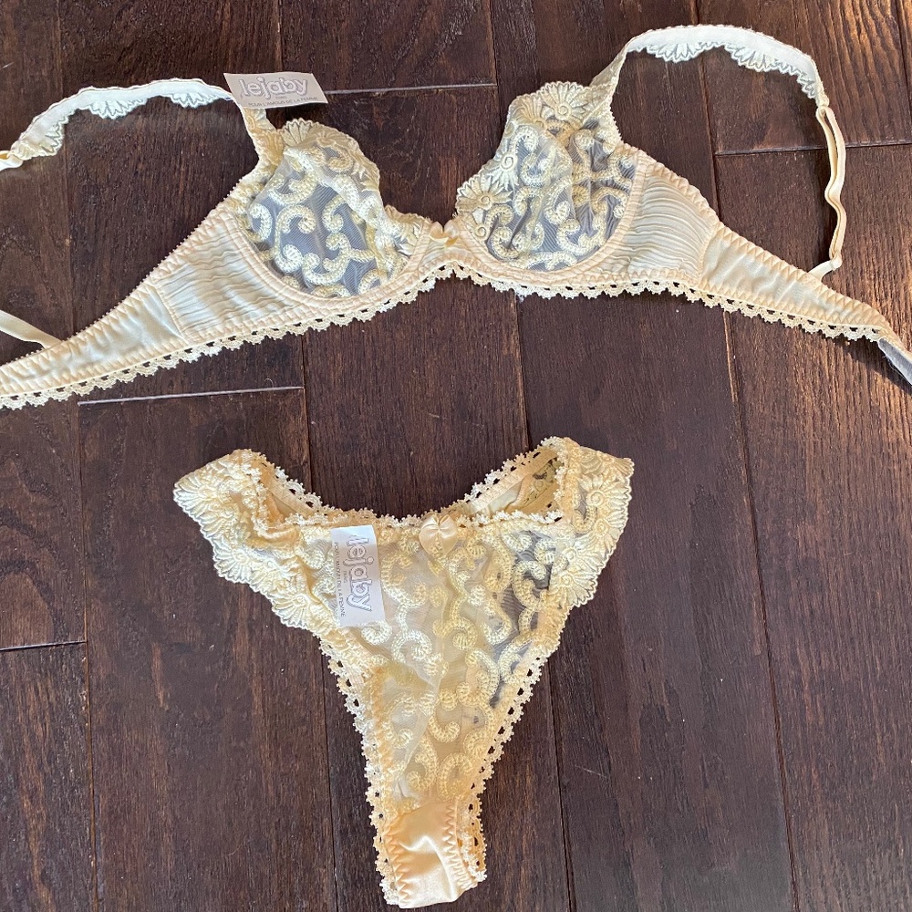 NWT Lejaby Underwire Bra & Matching Thong